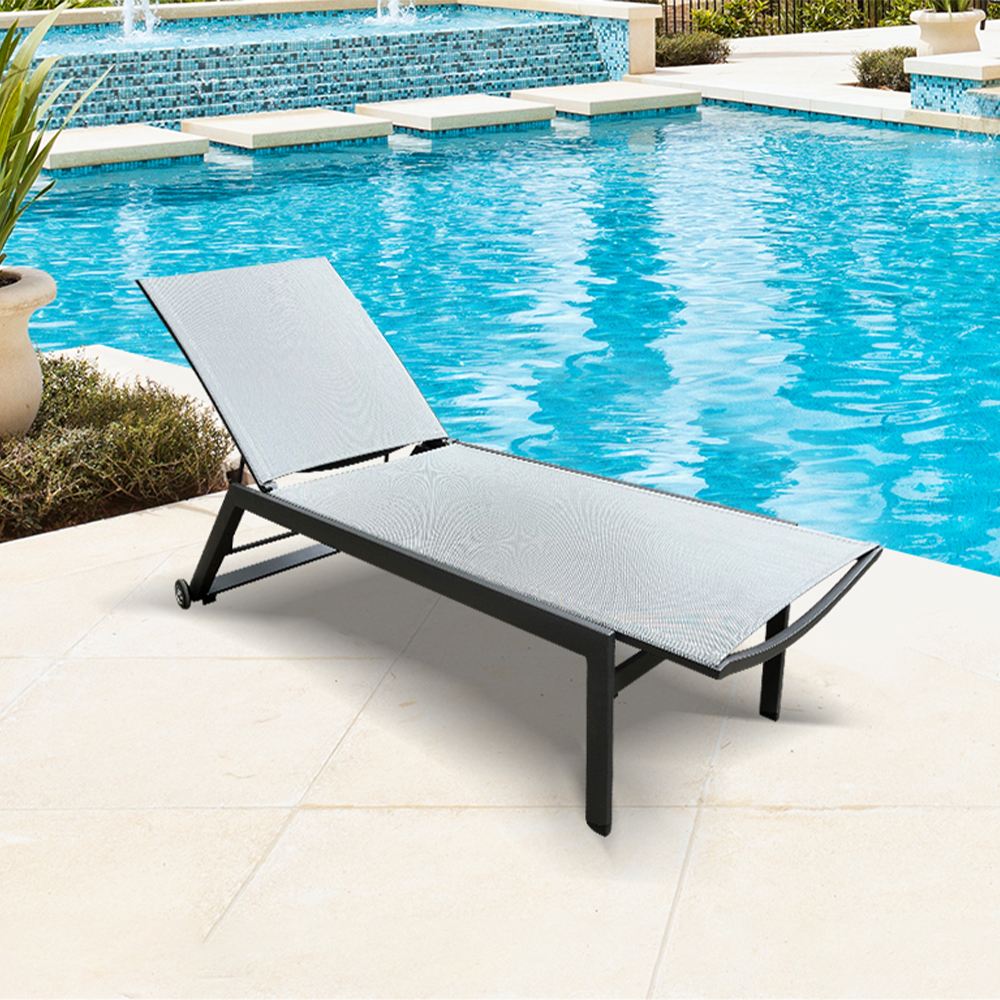 Adjustable metal outdoor lounge chair