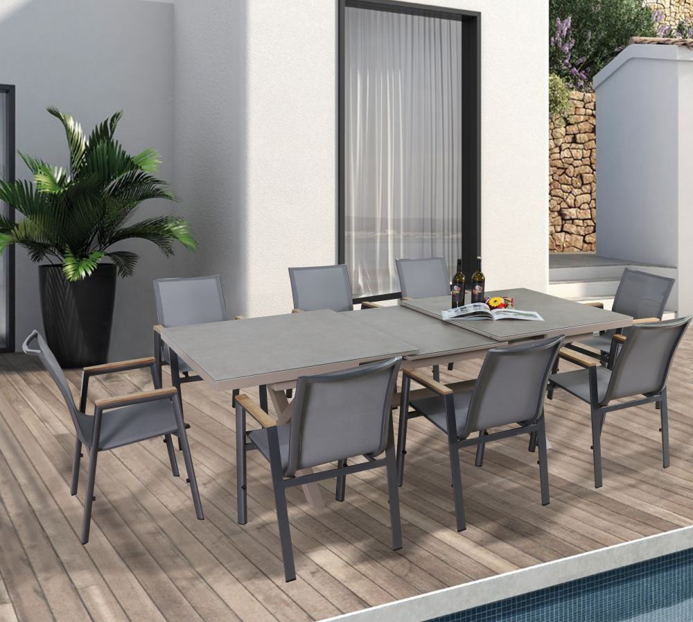 Extensible Tables & Chairs