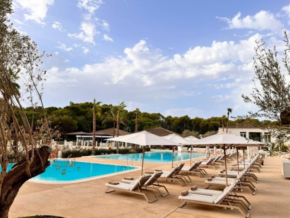 sun loungers