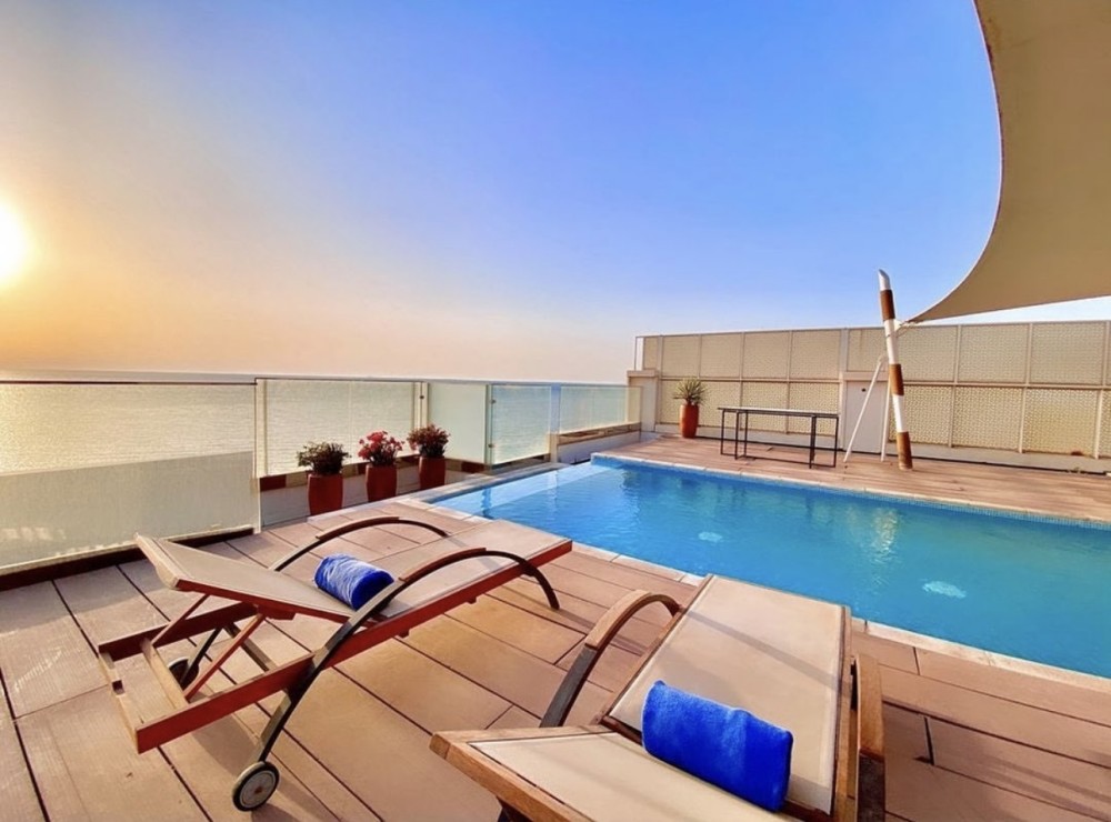sun loungers