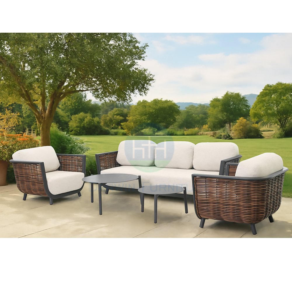 High End Outdoor PE Rattan Sofas Set