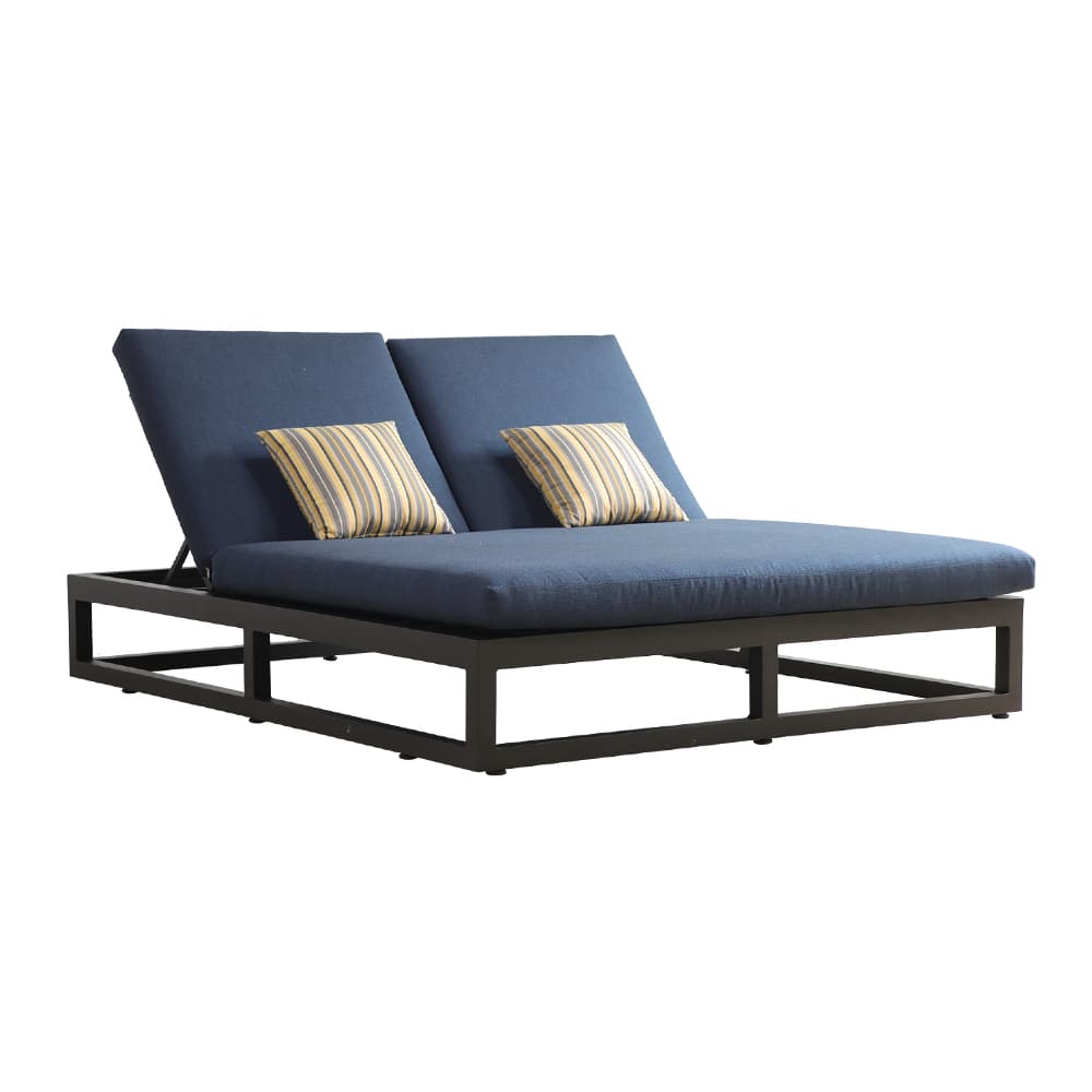 Darwin Aluminum Outdoor Daybed With Cushion