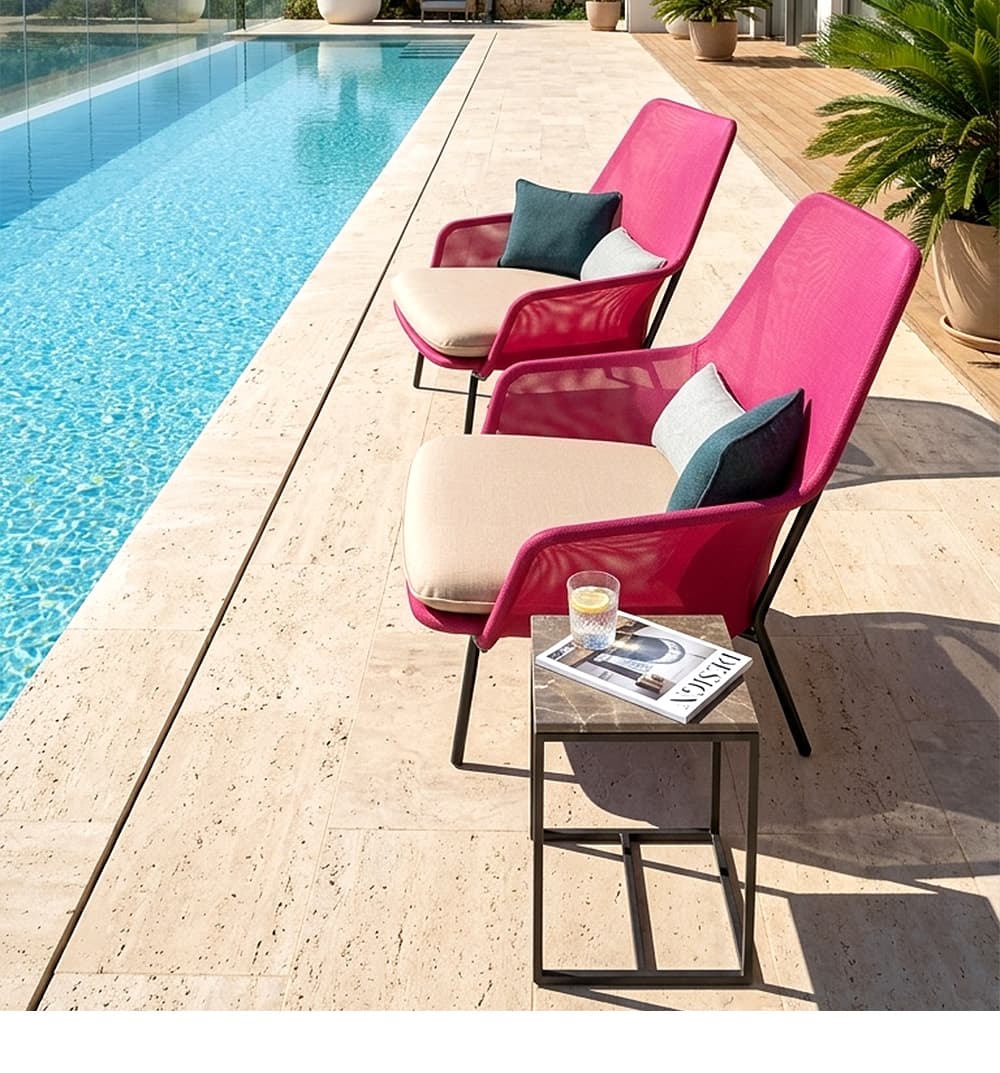 outdoor lounge chair