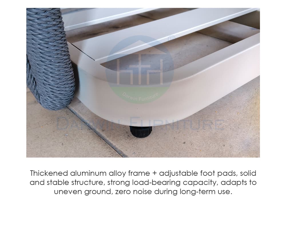 Outdoor Lounge Chair