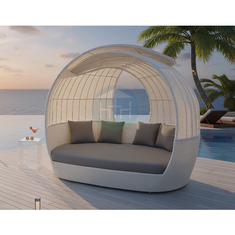 Luxury PE Rattan Outdoor Daybed