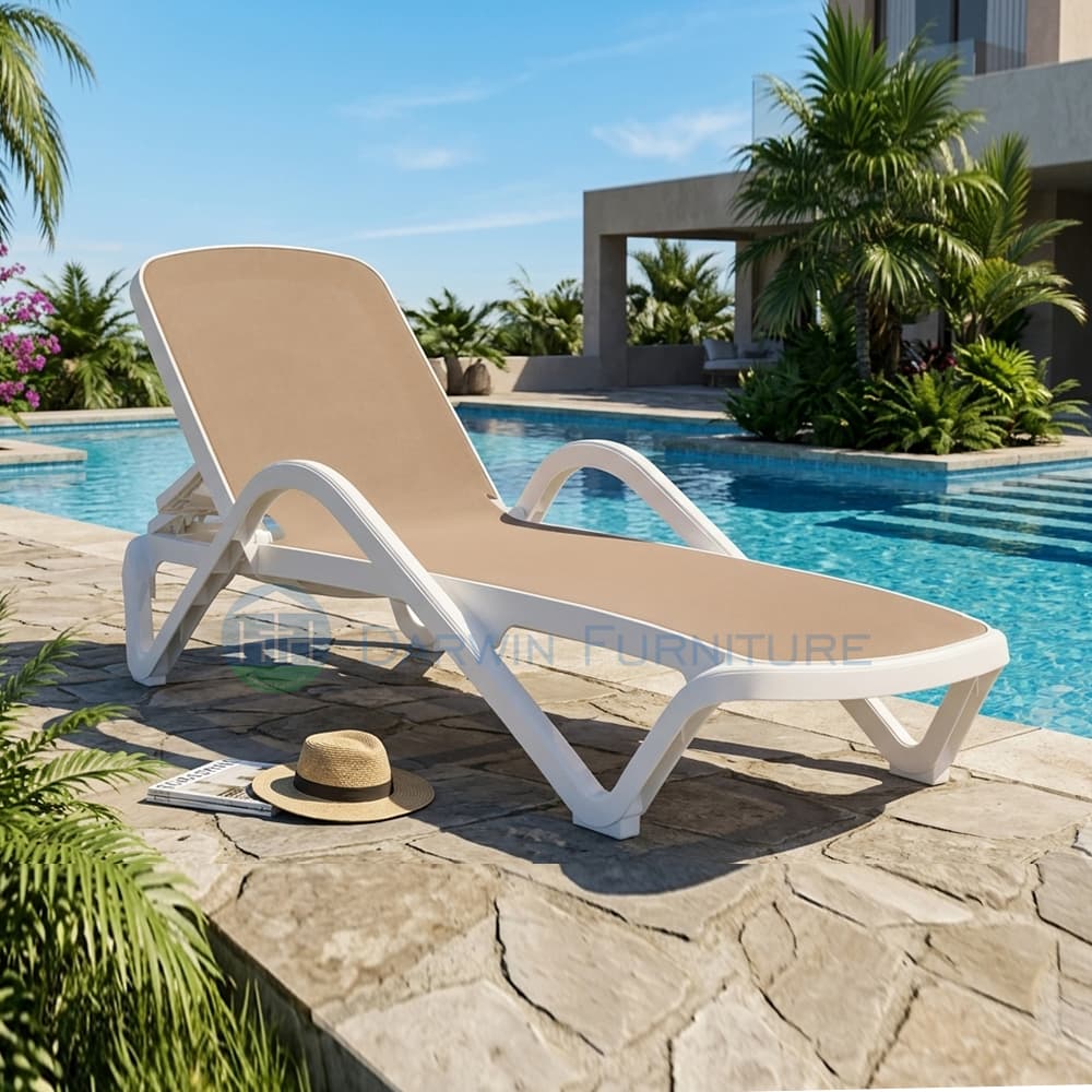 Chaise longue de piscine en plastique commercial