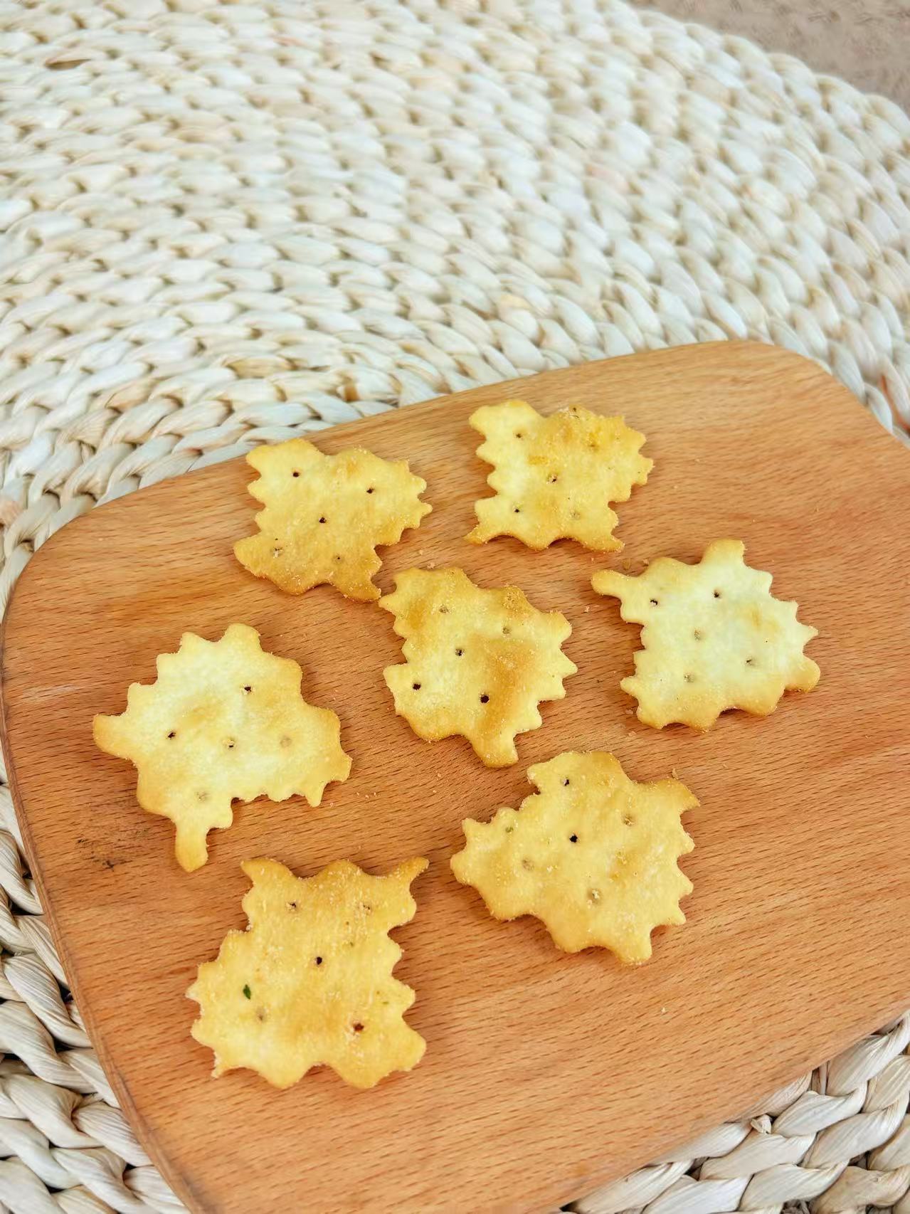 35g Irregular soda crackers 35g Irregular soda crackers