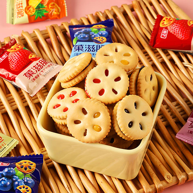 A Symphony of Texture: Discover Our Crispy Jam-Filled Cookies!