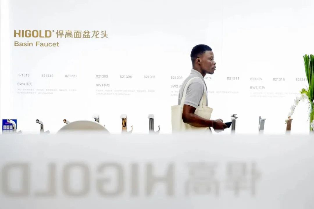 Le cabine doppie brillano insieme | Higold guida la KBC di Shanghai Le cabine doppie brillano insieme | Higold guida la KBC di Shanghai