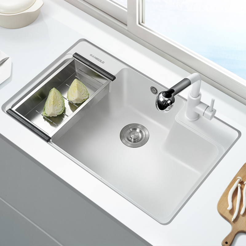 Quartz composite sinks