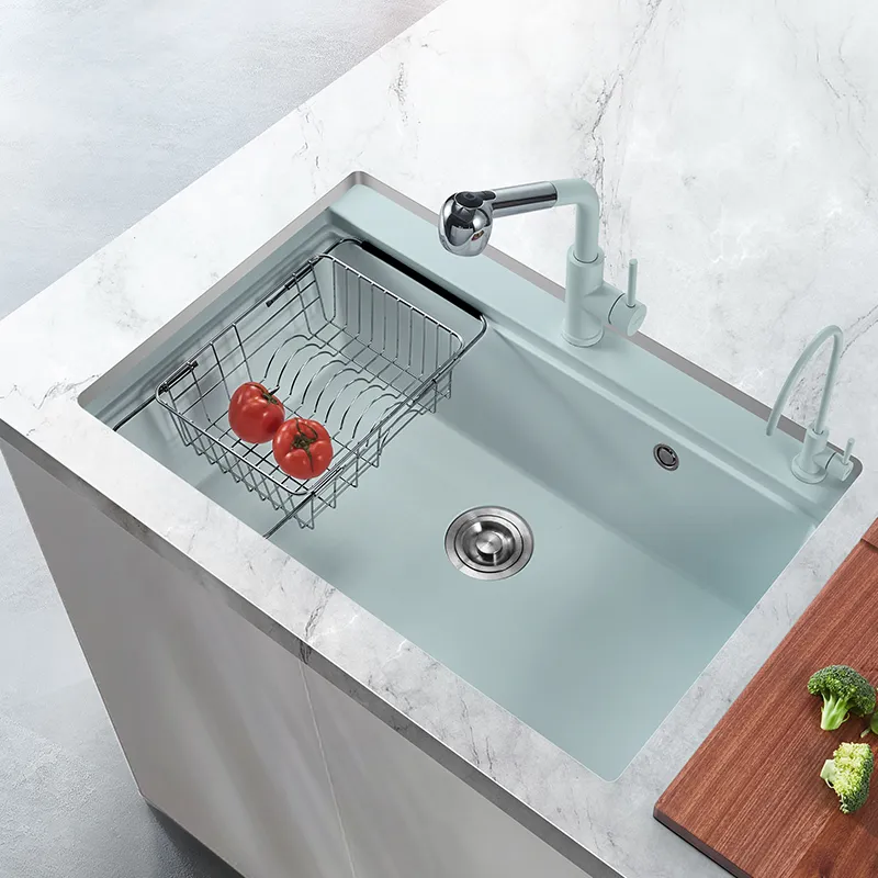 A cosa servono i tre fori presenti sul lavello in acciaio inox della cucina? A cosa servono i tre fori presenti sul lavello in acciaio inox della cucina?