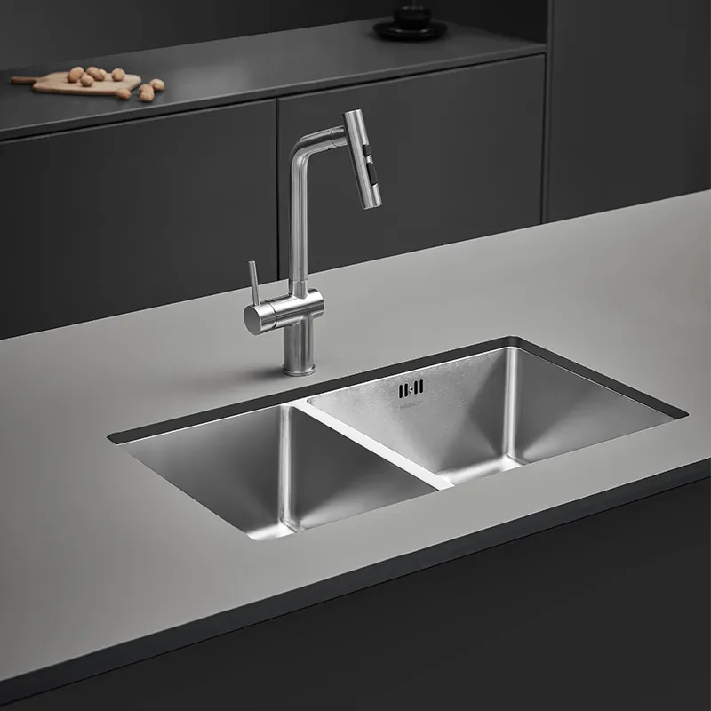 stainless steel kitchen sink