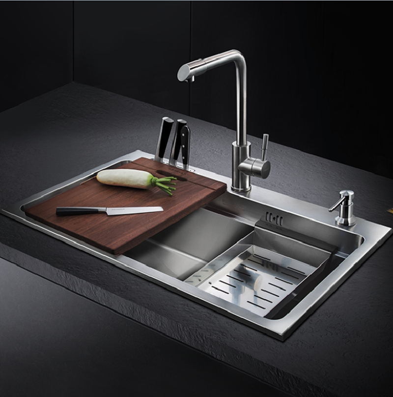 stainless steel kitchen sink