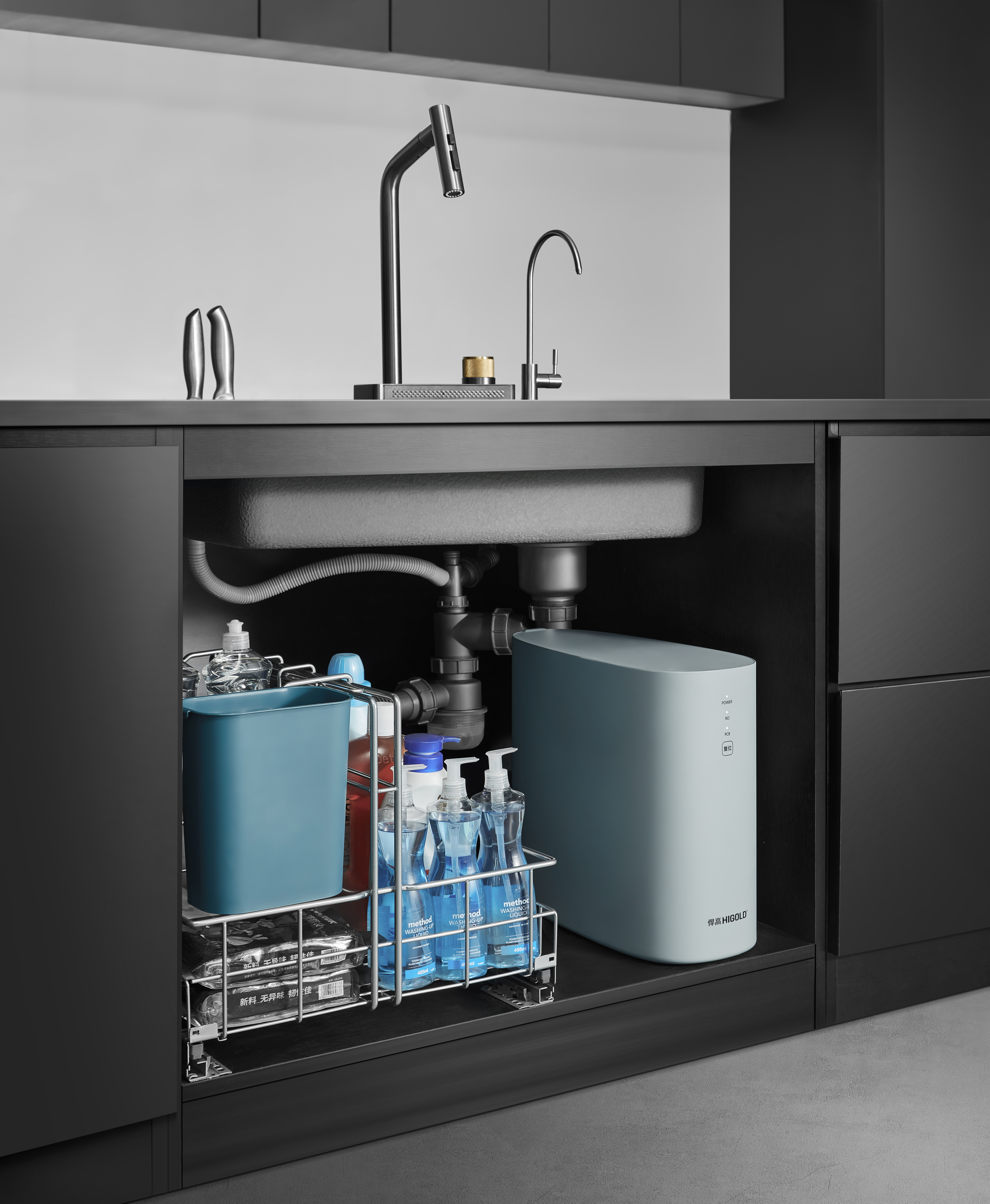 stainless steel sink