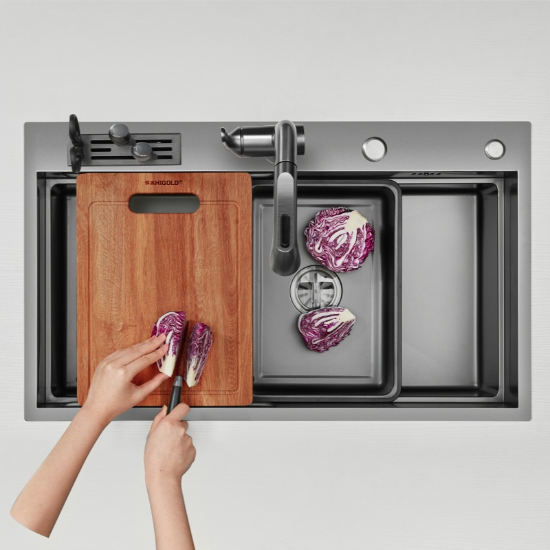 stainless steel sink