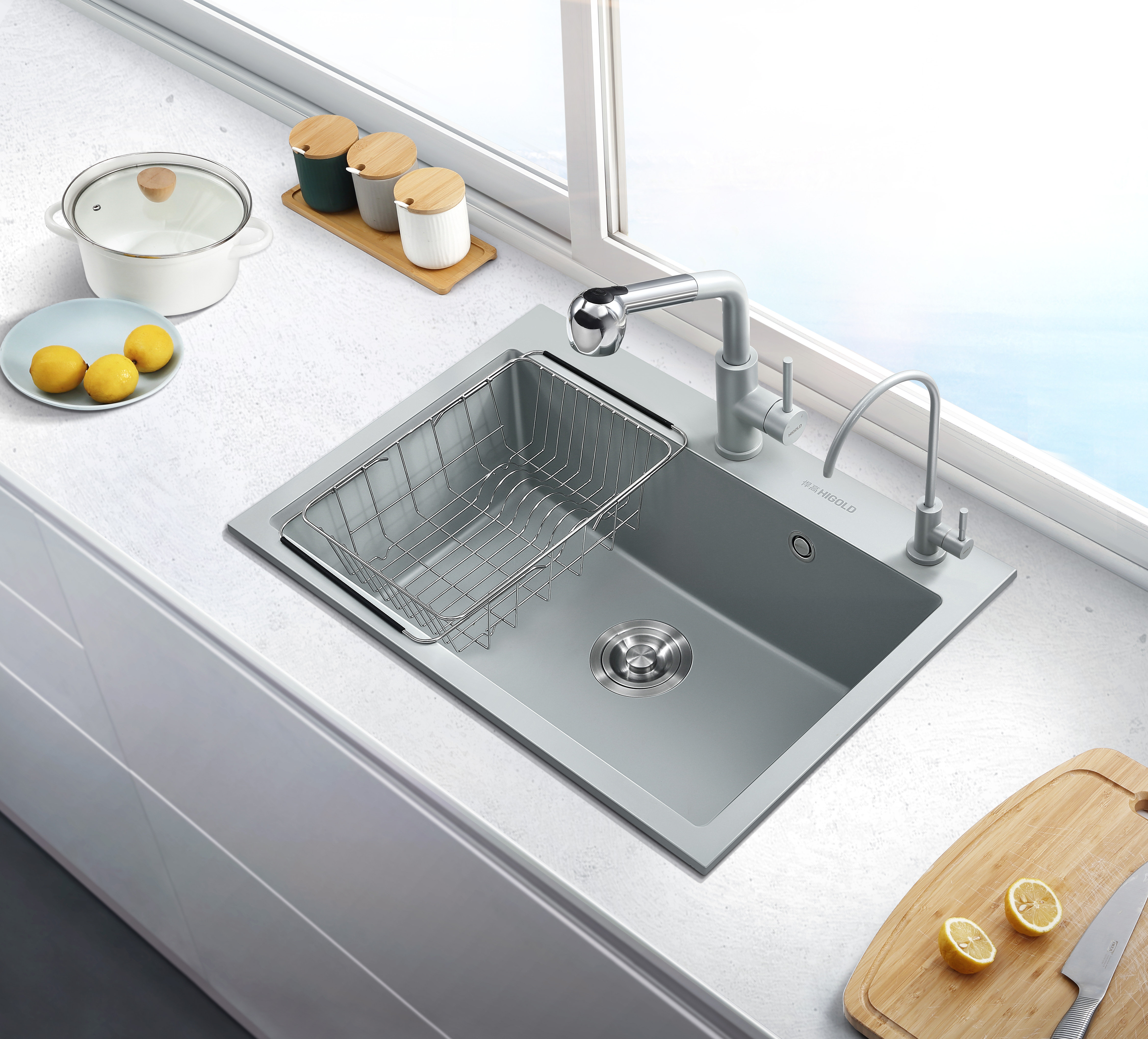 Quartz sink