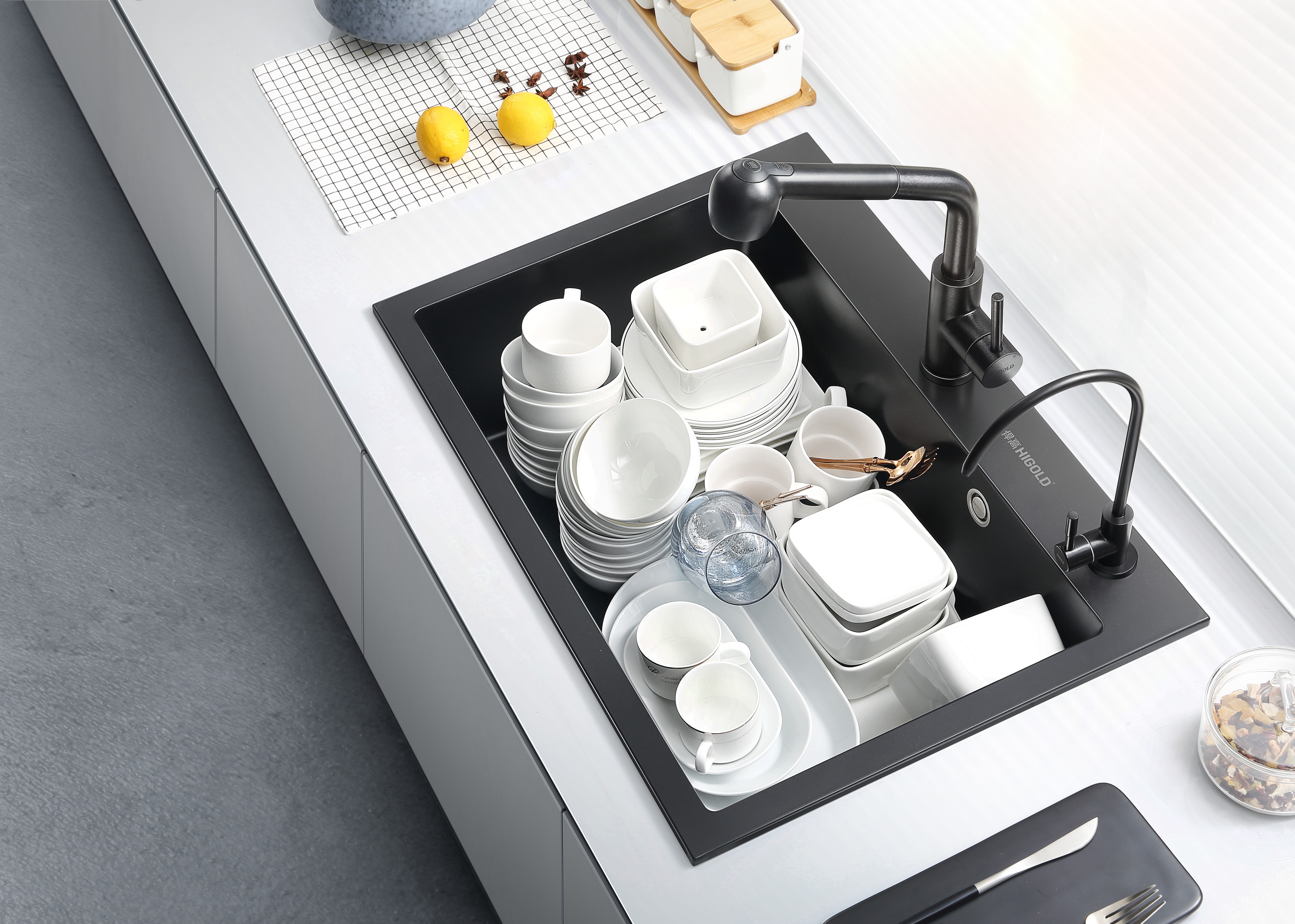 Quartz composite sink