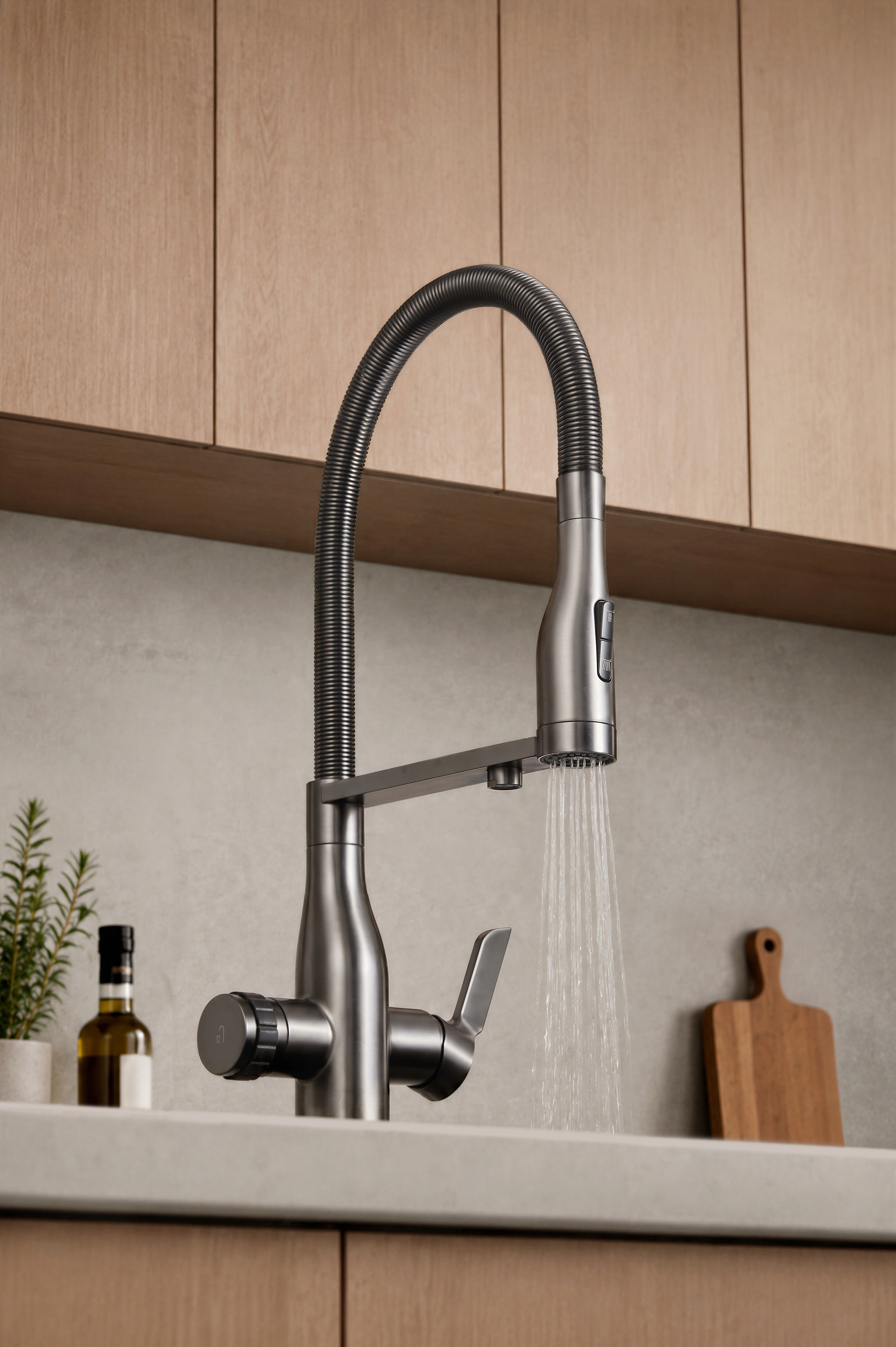pull down kitchen faucet