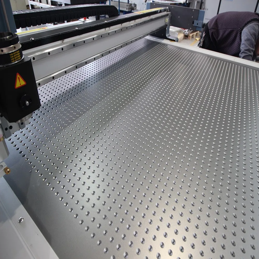 Macchina da taglio computerizzata per tessuti CNC con coltello dritto