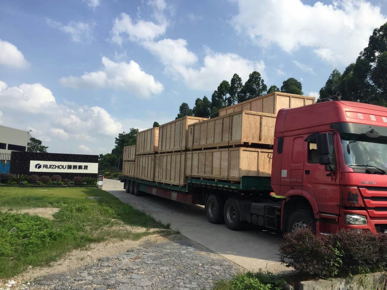 التعبئة والتغليف والشحن الموضح