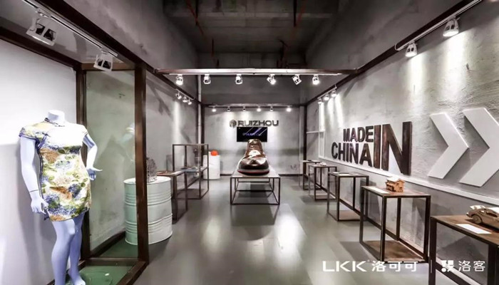 RUIZHOU CNC چمڑے کی کٹنگ مشین جوتے کی صنعت کی بڑے پیمانے پر پیداوار کے لیے کاٹنے کا عمل