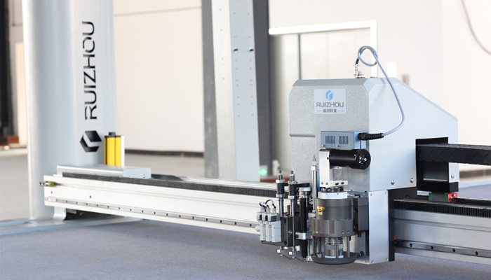 كيفية اختيار Ruizhou CNC حلول قطع الجلود الأصلية للأحذية ومواد الحقائب؟