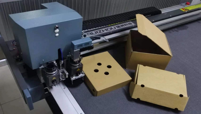 تطبيق آلة قطع السكين الاهتزازية في صناعة الكرتون