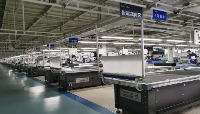 أنواع مختلفة من آلات قطع النسيج المستخدمة في إنتاج الملابس الجاهزة