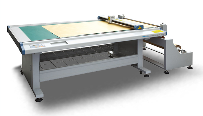 كيفية اختيار آلة قطع وتشكيل الحذاء؟