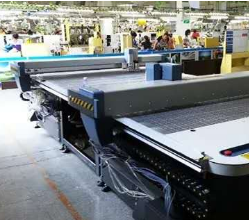 High-precision cutting machine