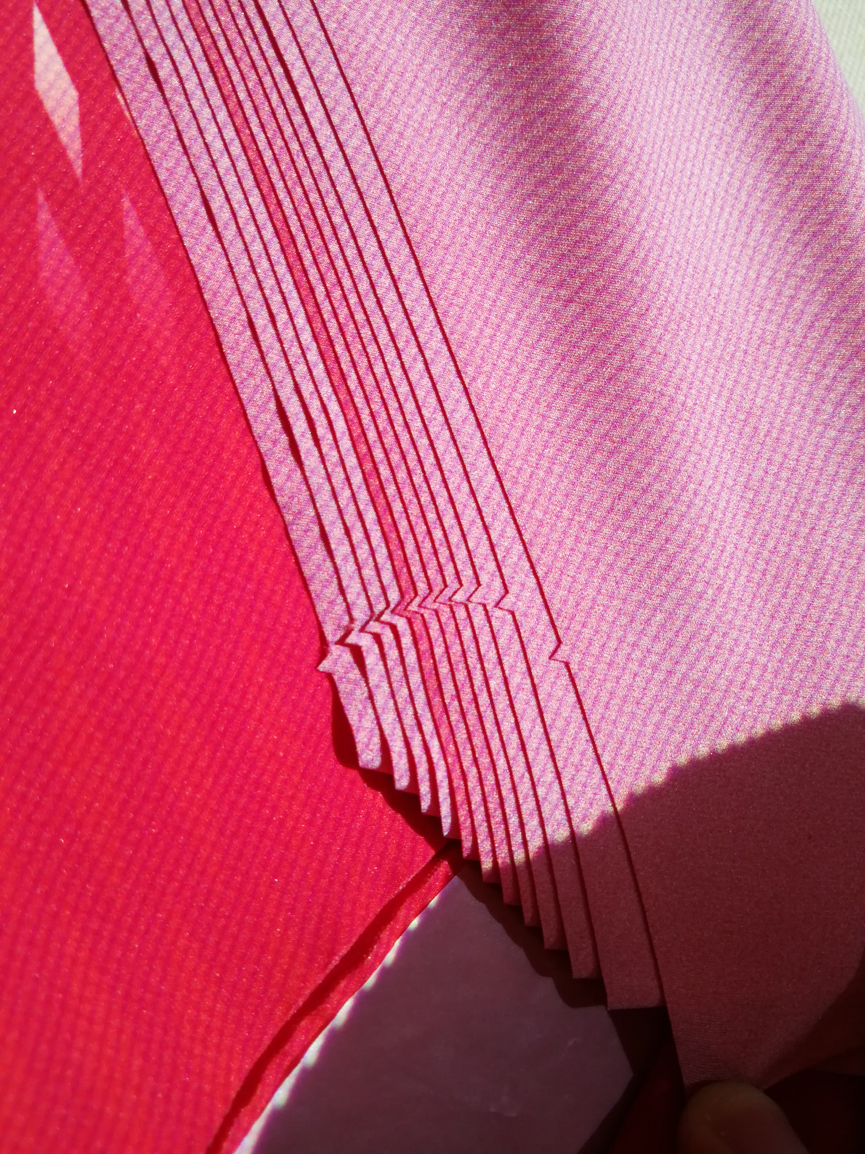 Máquina cortadora de tela para trajes de hombre y mujer