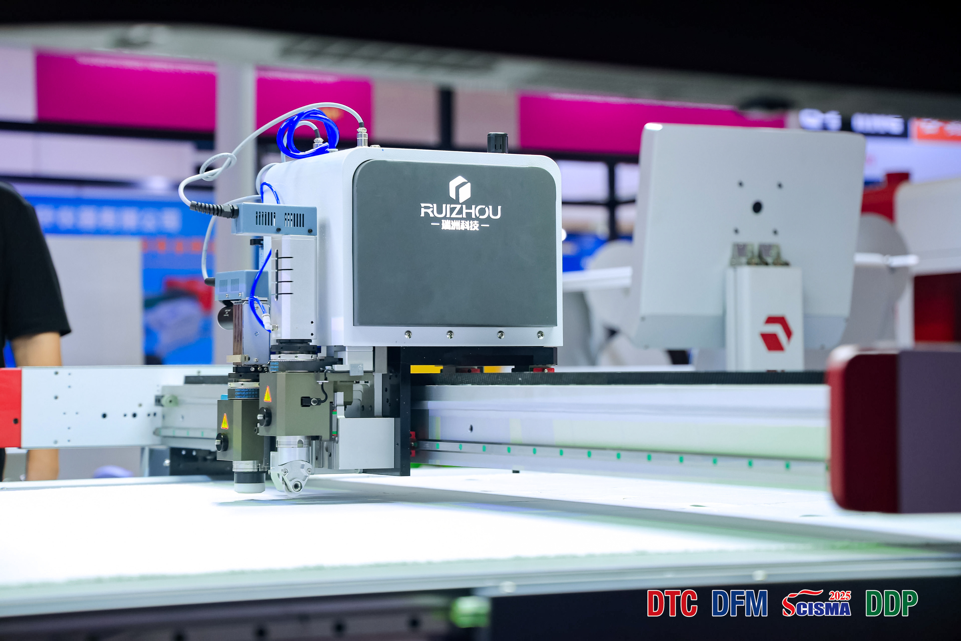 Fabric Cutting Machine