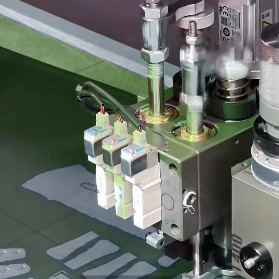 intelligent leather cutting machine