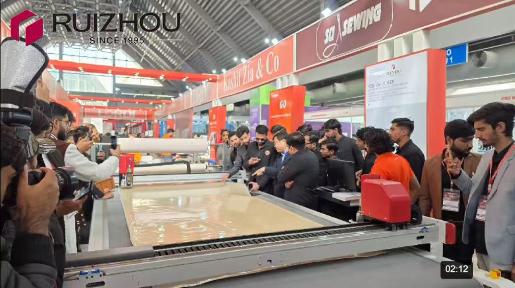 garment cutting machine garment cutting machine