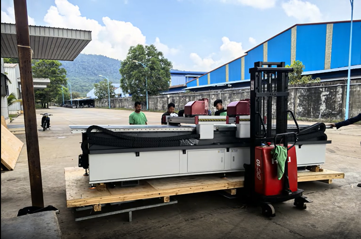 CNC fabric cutting machine