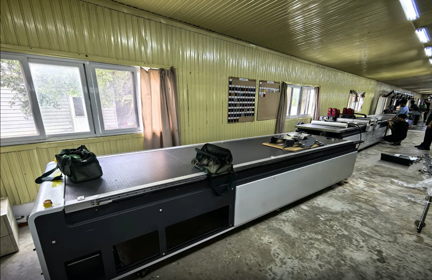 automatic fabric cutting machine