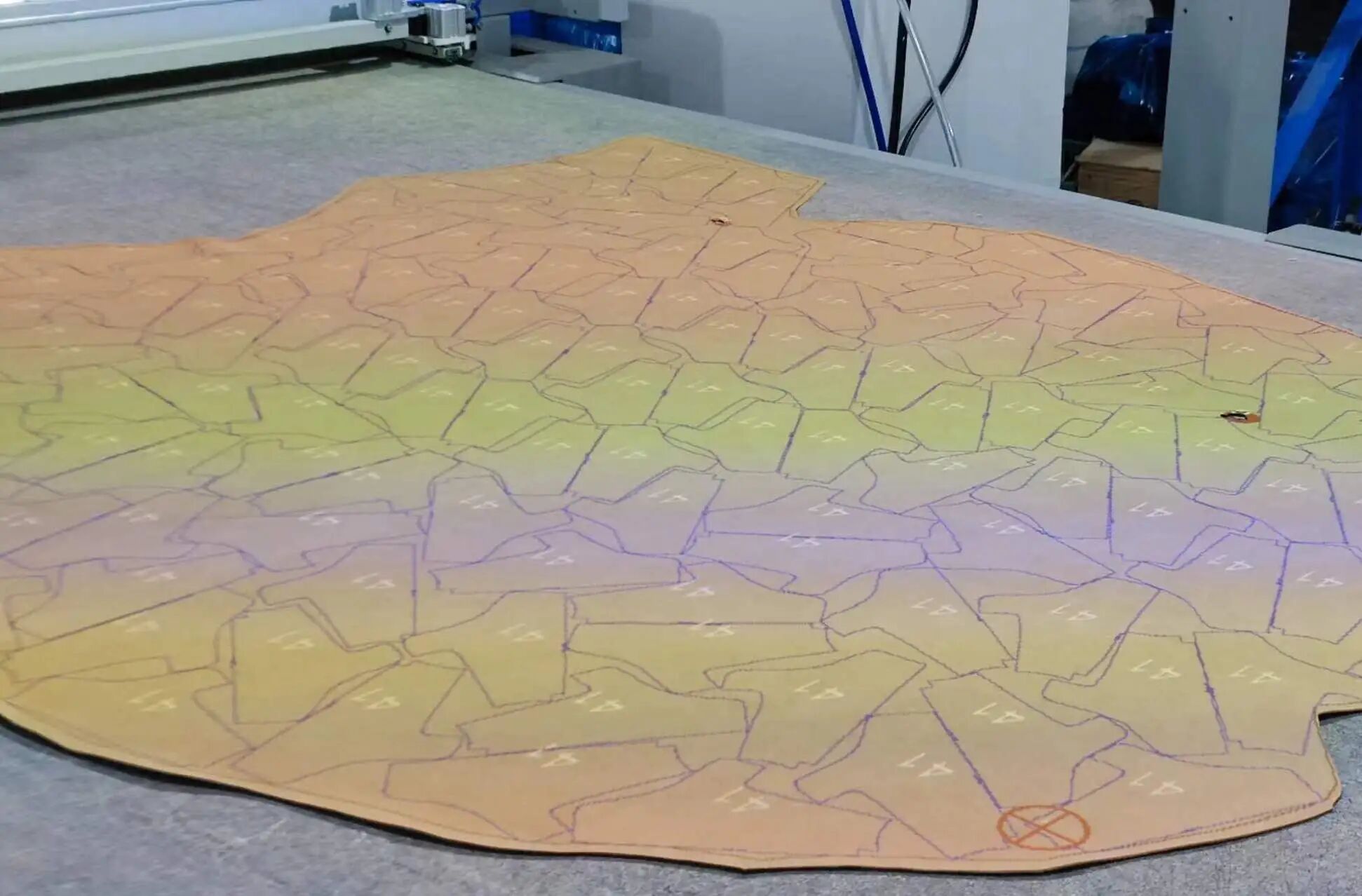 CNC leather cutting machine