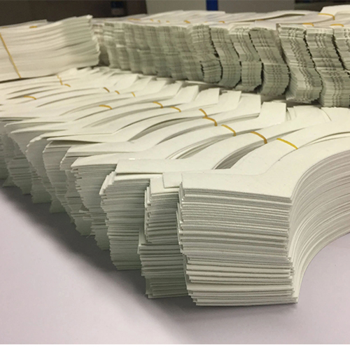 کس طرح CNC پروجیکشن کٹنگ سسٹم چمڑے کی تیاری کی کارکردگی کو بہتر بناتے ہیں۔