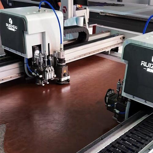 Machine de découpe de cuir à intelligence artificielle pour la fabrication de sacs de luxe Machine de découpe de cuir à intelligence artificielle pour la fabrication de sacs de luxe