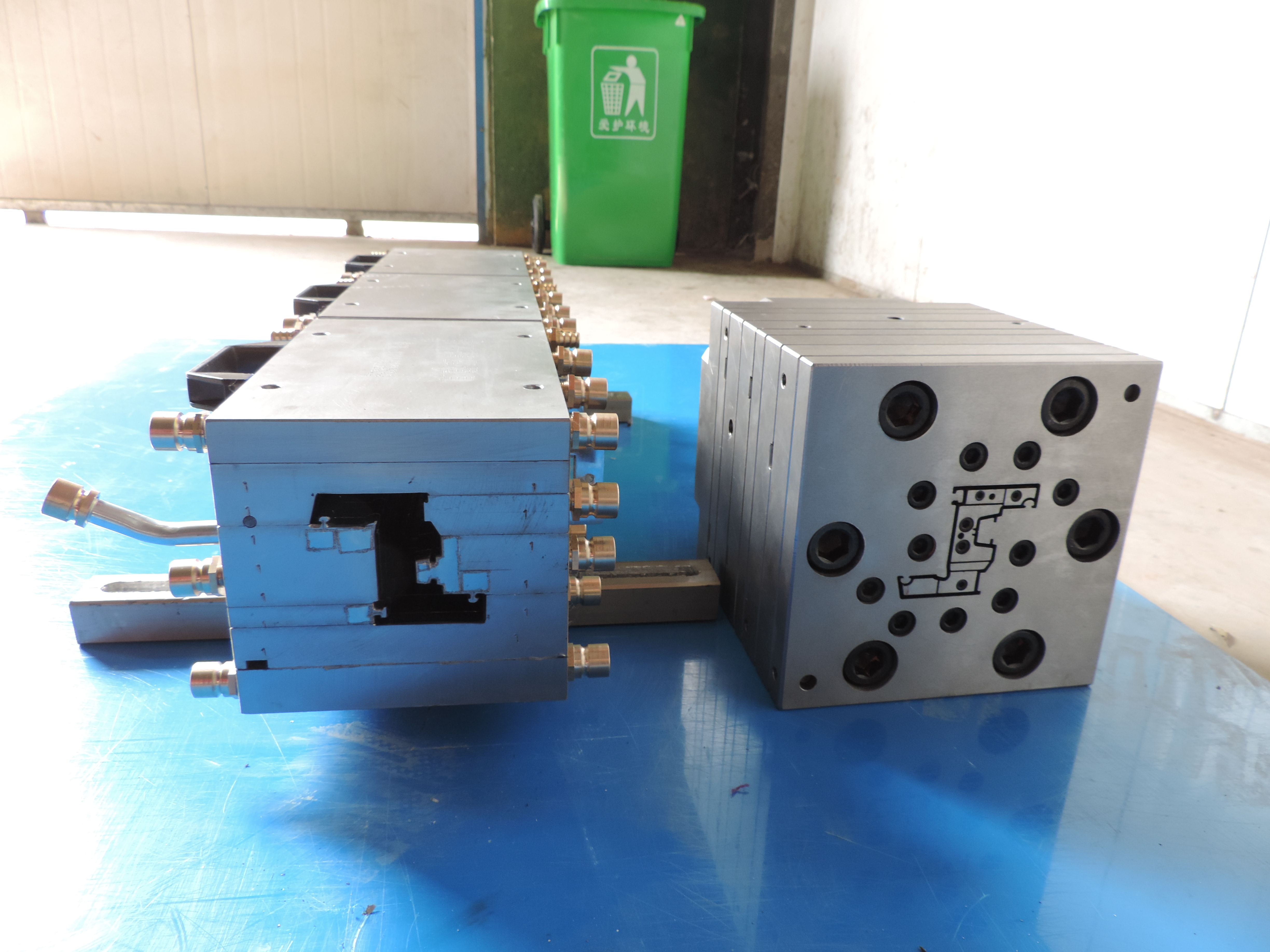 Acquista Strumenti in PVC goffrato per estrusione di profili in plastica,Strumenti in PVC goffrato per estrusione di profili in plastica prezzi,Strumenti in PVC goffrato per estrusione di profili in plastica marche,Strumenti in PVC goffrato per estrusione di profili in plastica Produttori,Strumenti in PVC goffrato per estrusione di profili in plastica Citazioni,Strumenti in PVC goffrato per estrusione di profili in plastica  l'azienda,