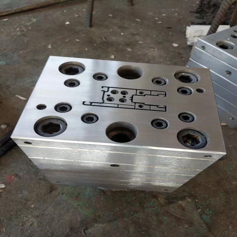 Best quality PVC window extruder mold in China