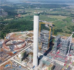 Die Schornstein- und Kühlturmabteilung hat die Hauptstruktur des äußeren Schornsteinrahmens des Kraftwerksprojekts Guoneng Qingyuan erfolgreich fertiggestellt