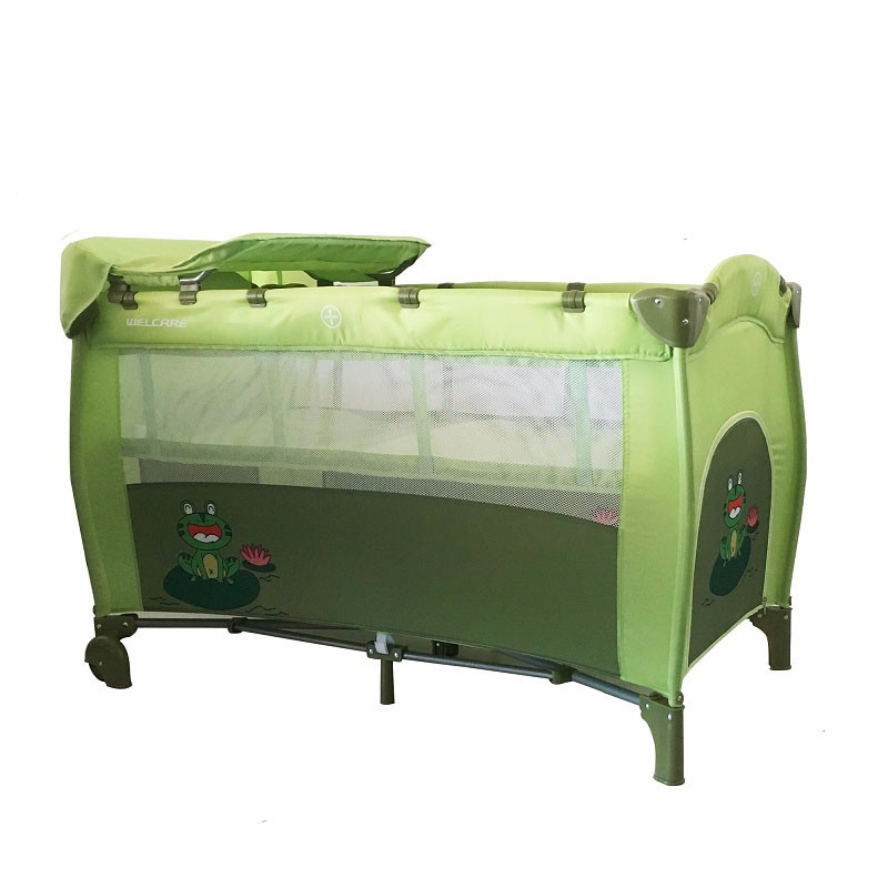 Babyspielplatz mit Stubenwagen