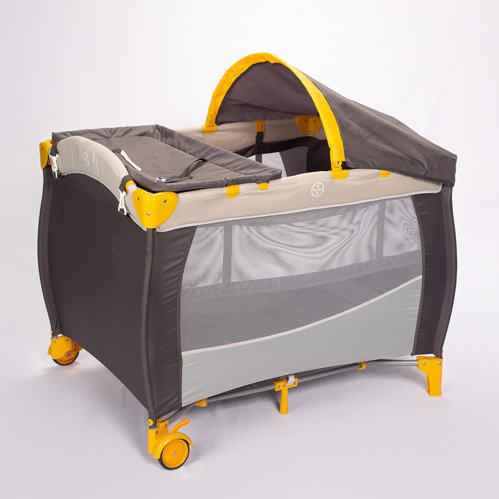 Folding travel cot