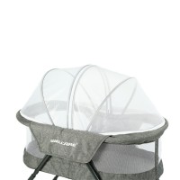 Kleiner zusammenklappbarer Stubenwagen