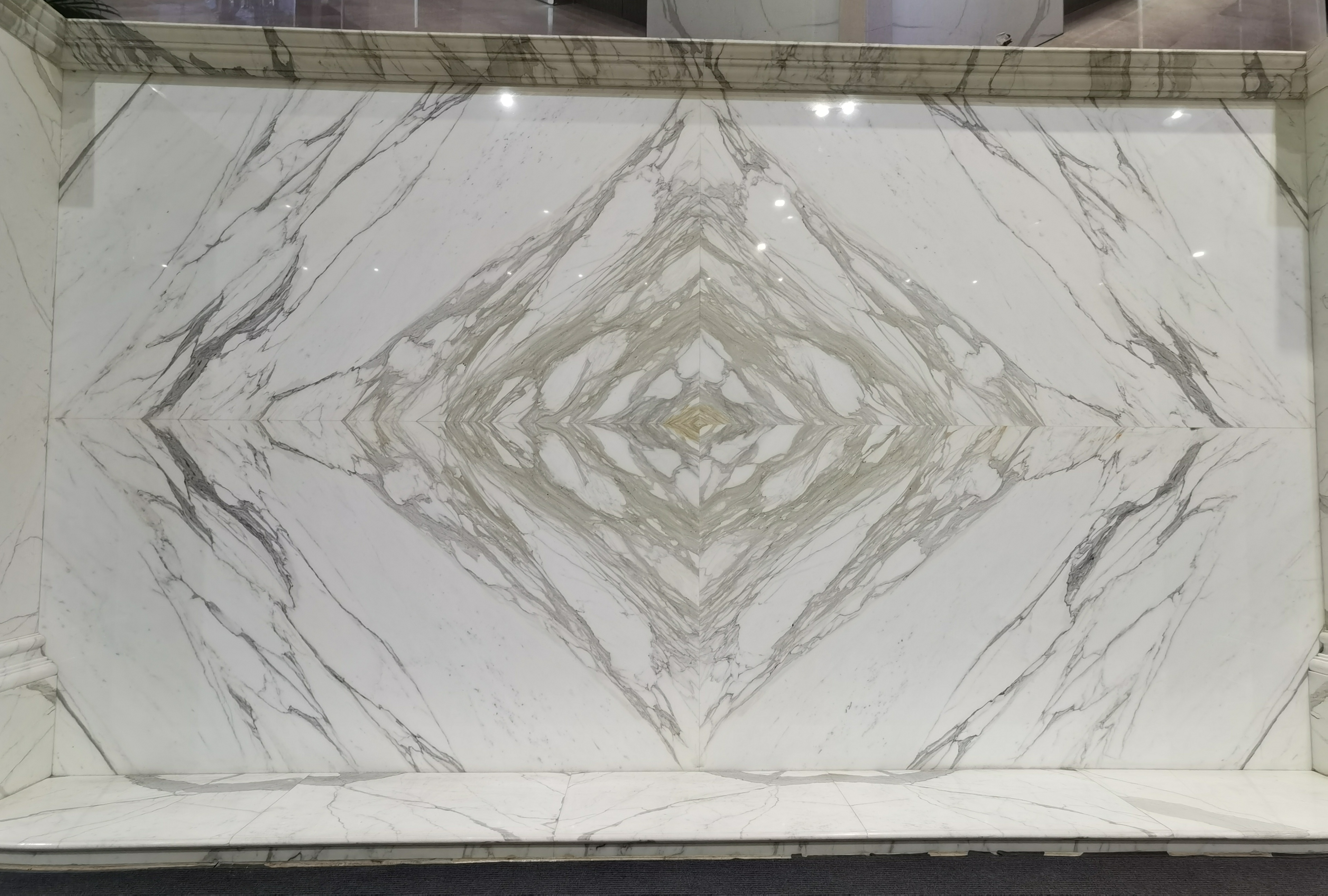 Polished Calacatta White Marble Slabs