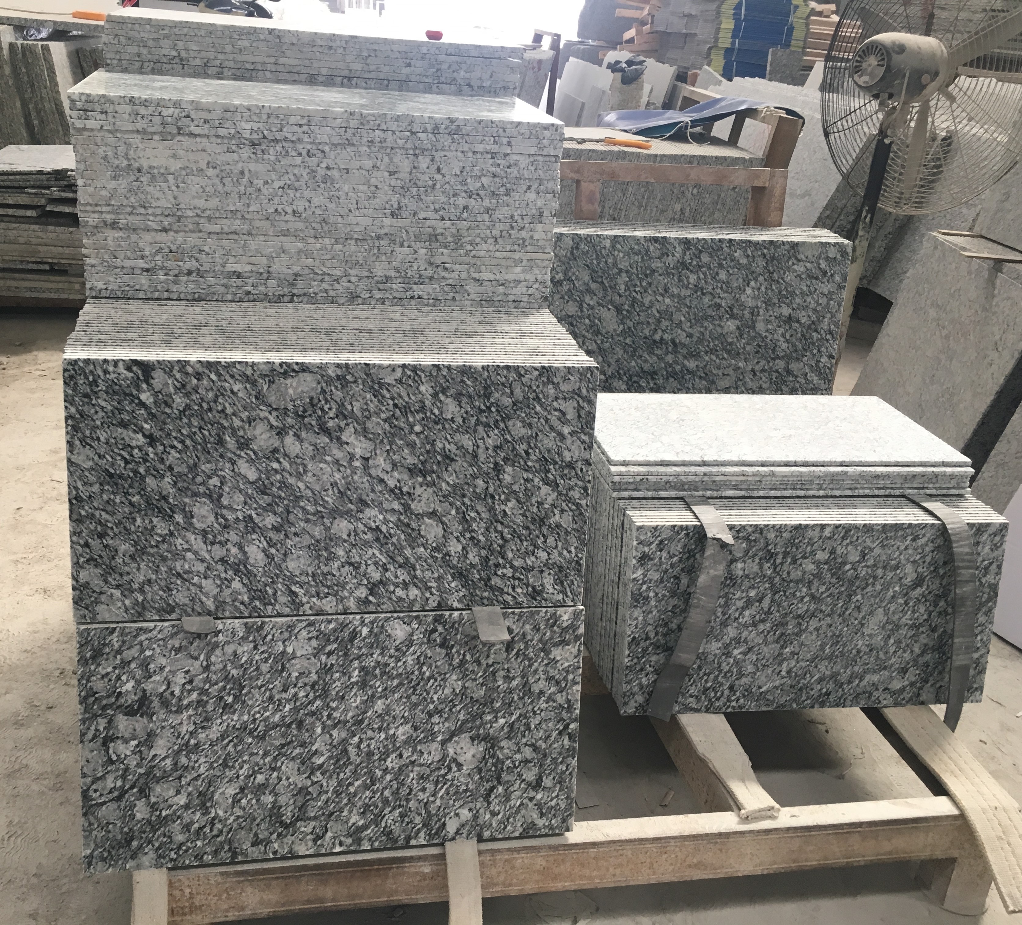 Spray White Granite Slab