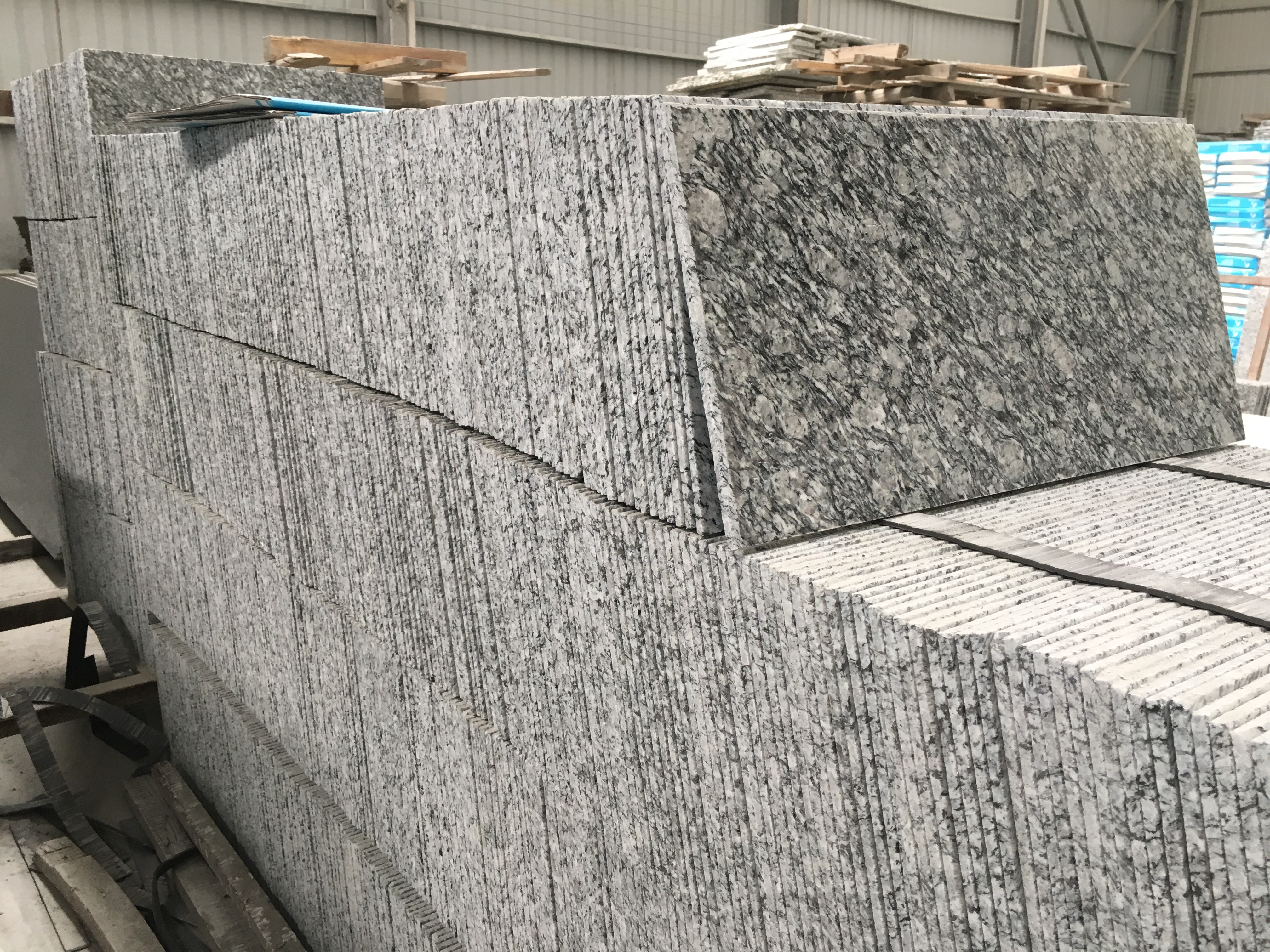 Spray White Granite Slab