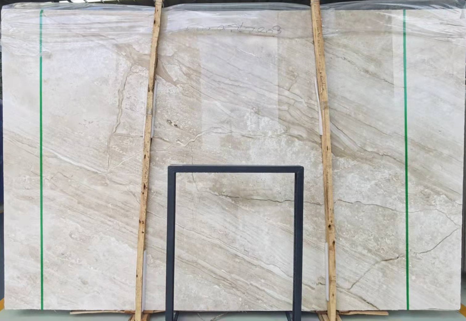 Daino Reale Beige Marble