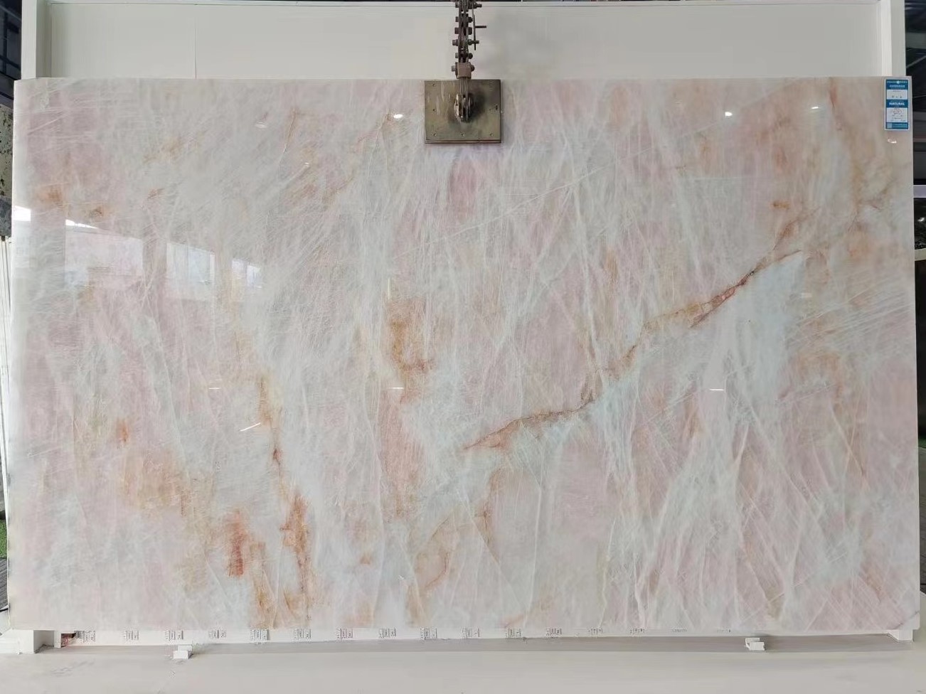 Cristallo Pink Quartzite Slab